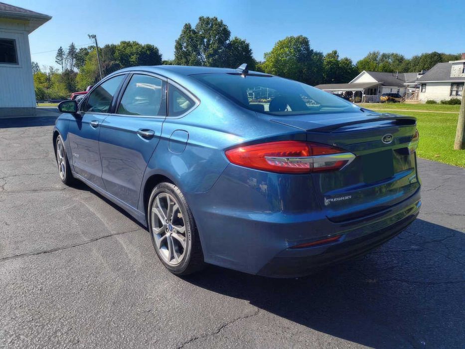 Ford Fusion Hybrid Titanium      2019
