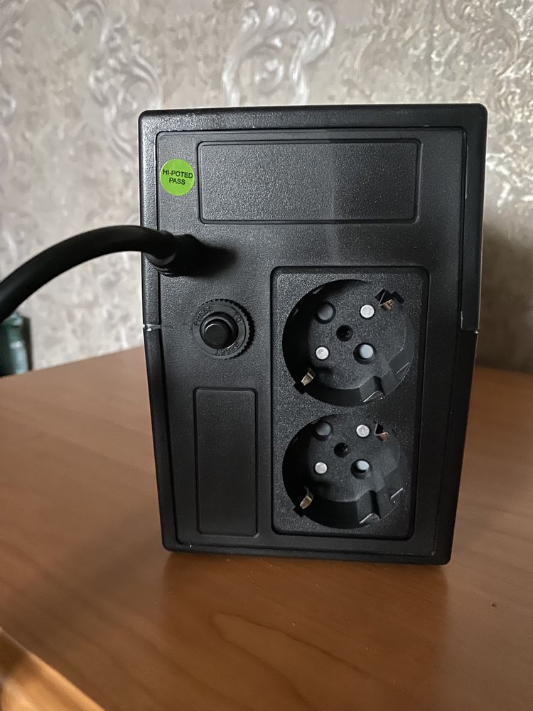 УПС Rebel 600 VA/360 W