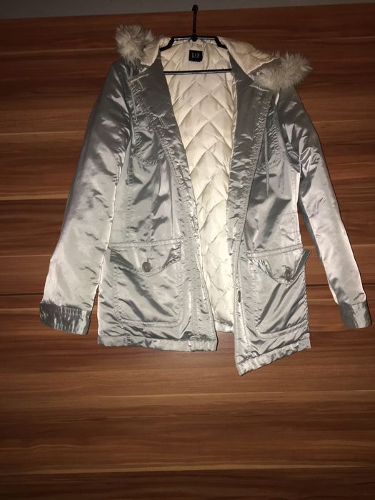 Srebrna kurtka Gap