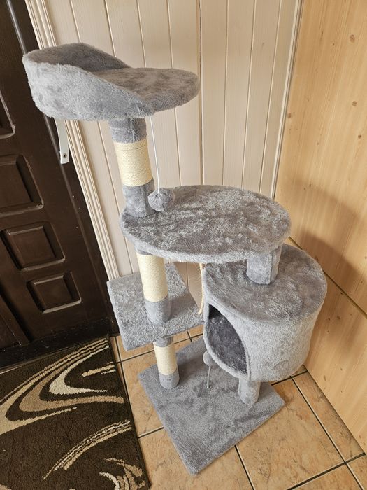 Duzy drapak dla kota