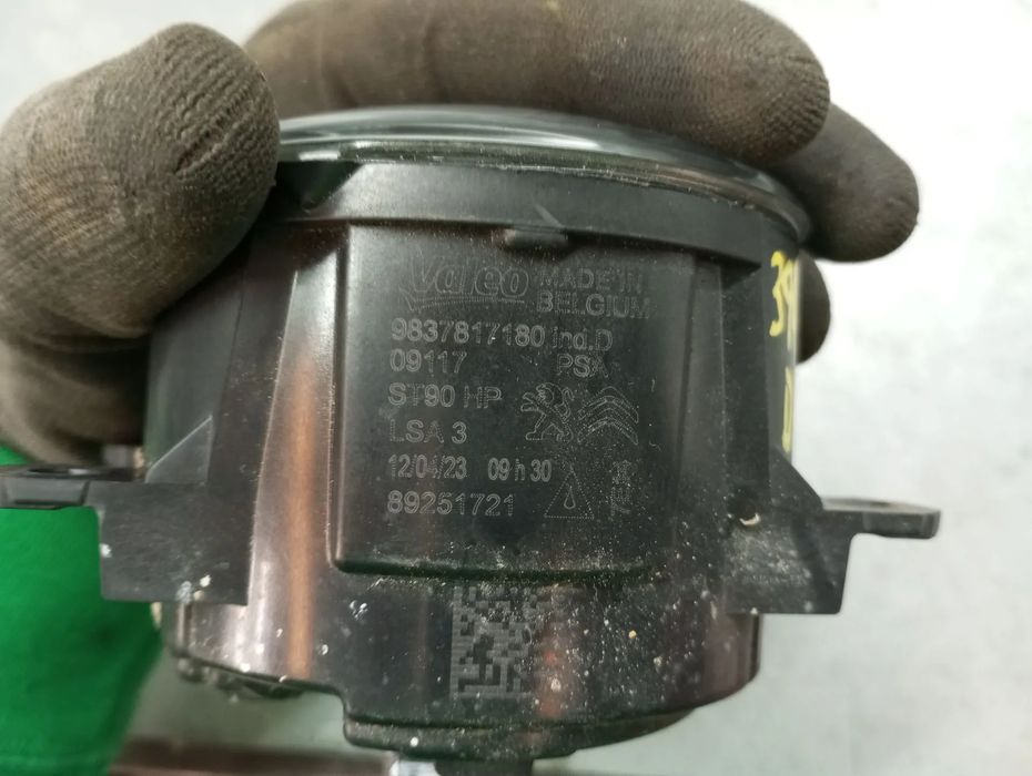 Farol nevoeiro frente direito CITROËN Berlingo (K9)
