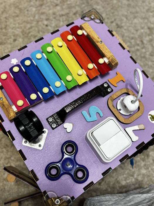 Бізікуб дитячий