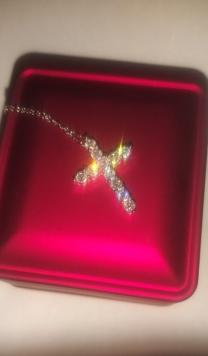 Хрестик срібний з муасанітами, муасаніт синтетичний діамант