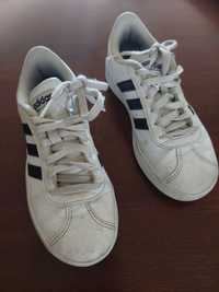 Ténis adidas brancos