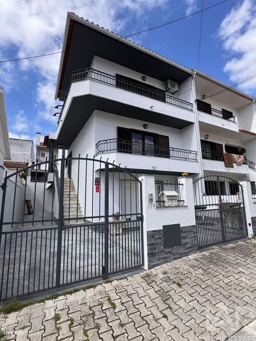 Casa / Villa T3 em Corroios de 154,00 m2