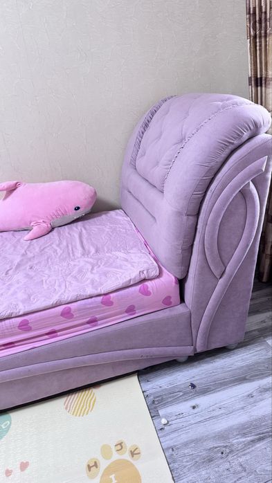 Ліжко з мʼякою спинокю рожеве для принцеси односпальнє