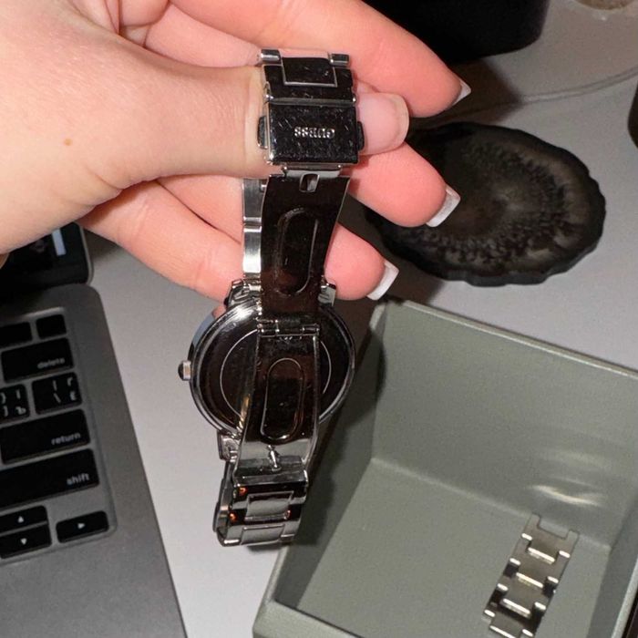 Жіночий годинник Guess