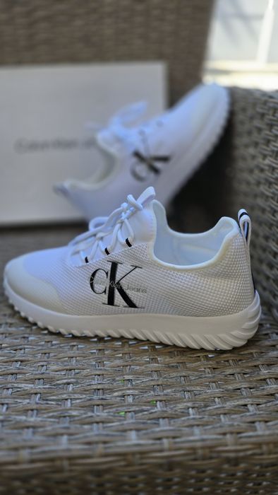 жіночі кросівки на кожен день від Calvin Klein