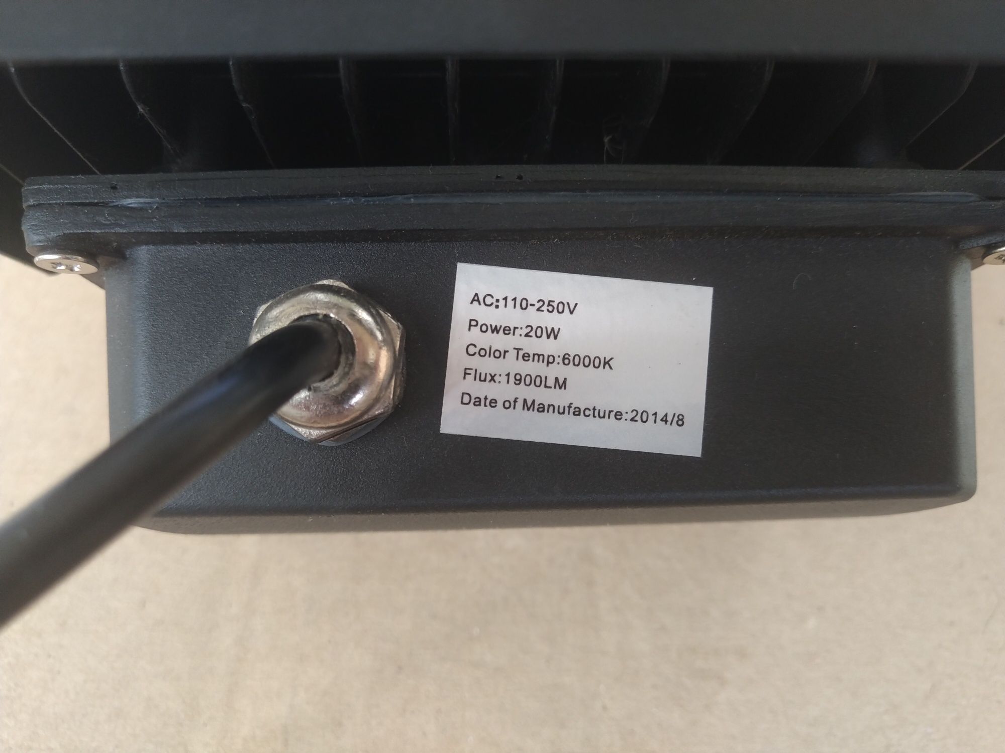 Лампа люминесцентная Flux 1900LM 20w 6000K 110-250V бу