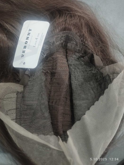 Peruka Vebonny. Widoczna na zdjęciu jest peruka typu lace front