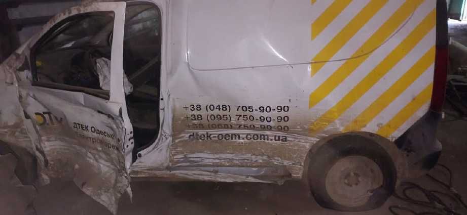 Фургон RENAULT Dokker, після ДТП
