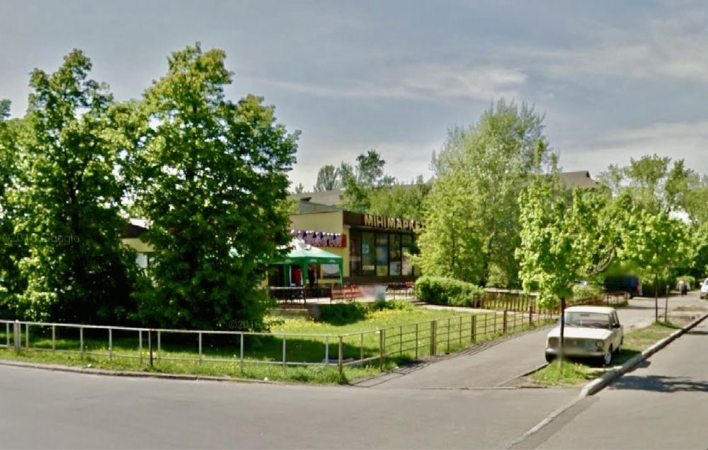 Земельна ділянка Фасад з будівлею під торговий центр