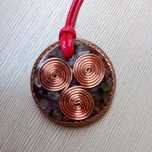 Wisior, orgonit, odpromiennik, triskelion