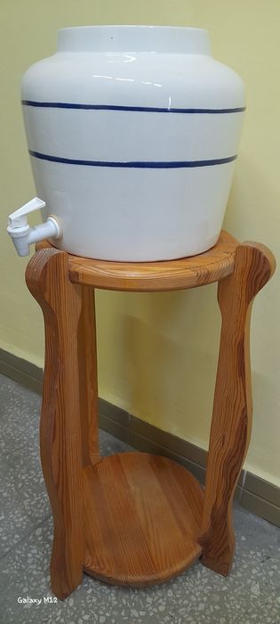 Диспенсер для воды.