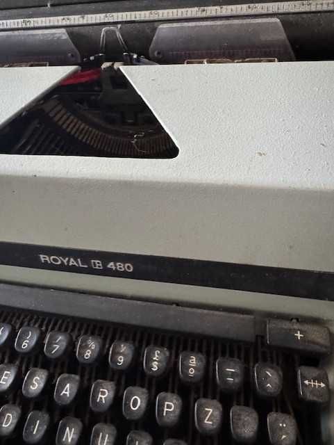 Máquina de escrever Royal 480 -DESCIDA PREÇO