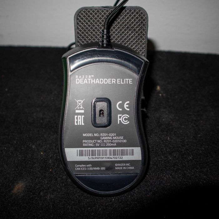 Rato Razer DeathAdder Elite – Em excelente estado, com caixa