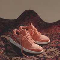 Женские кроссовки Nike Air Jordan 1 low розовые