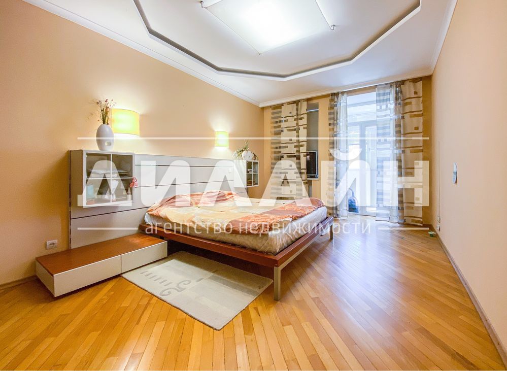 4-кімнатна, 120 м², вул. Олександрівська