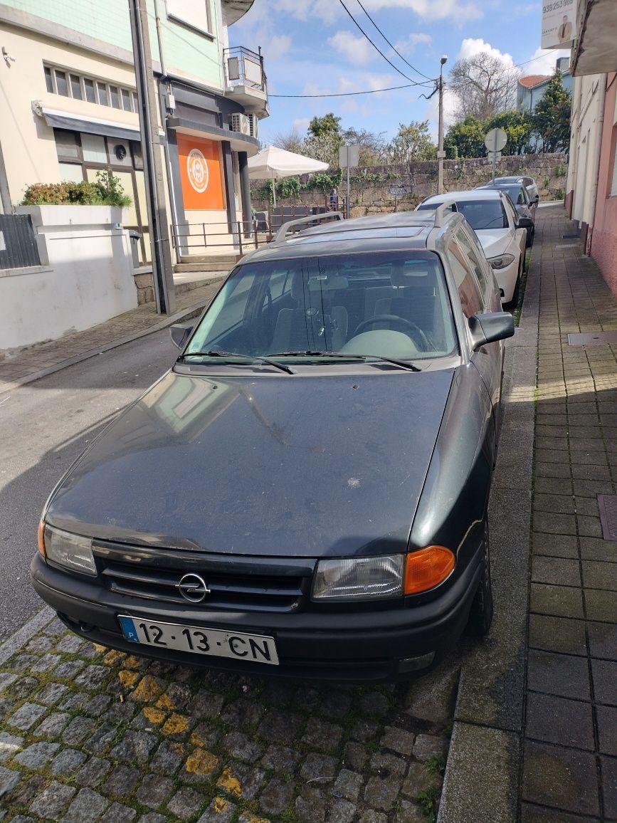 Opel astra F 1.4 1993 circula diariamente muito economica