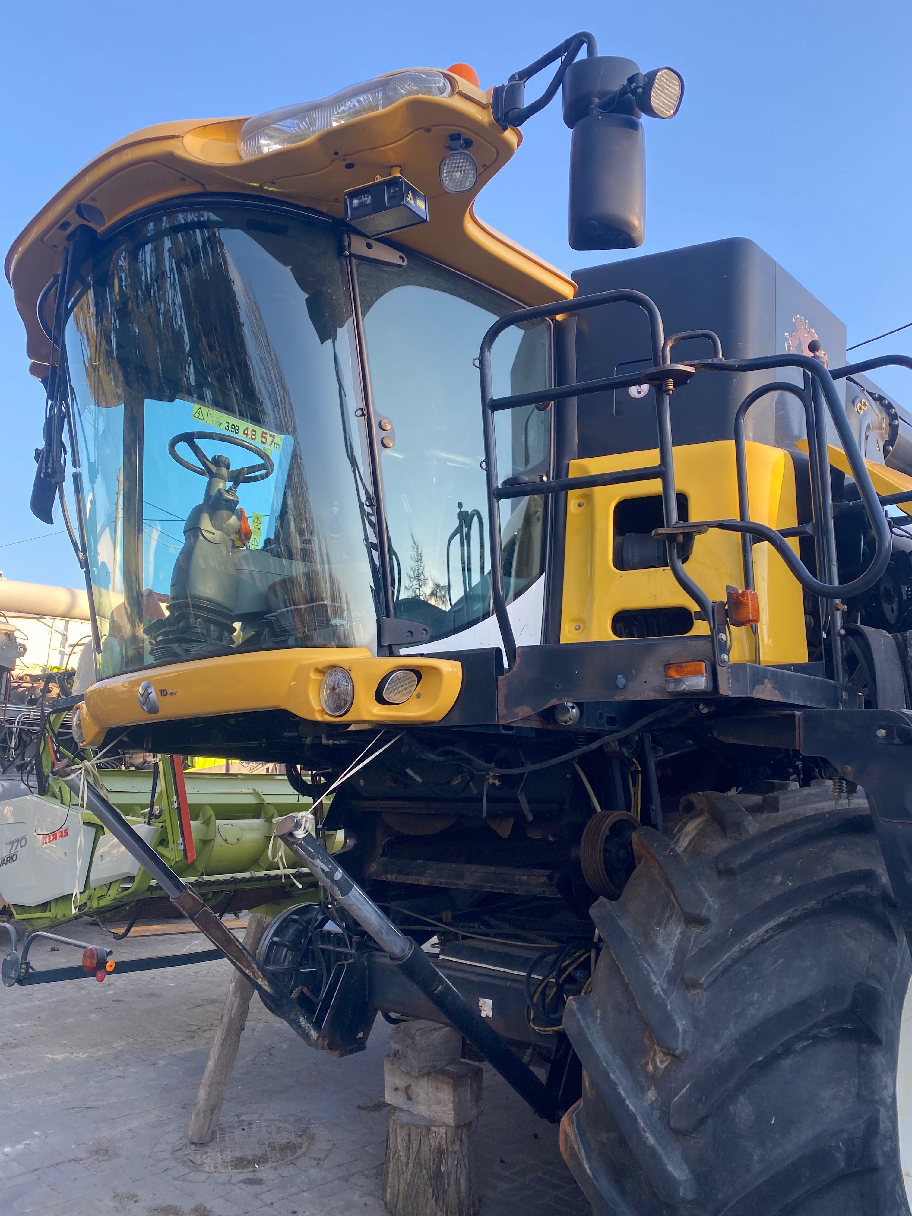 części  do kombajnu New Holland CR 9080+ heder
