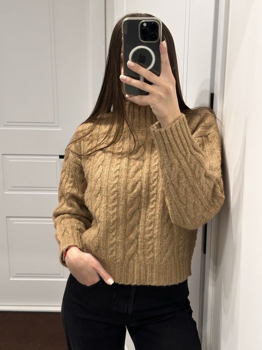 Вʼязаний, теплий сведрик від Манго