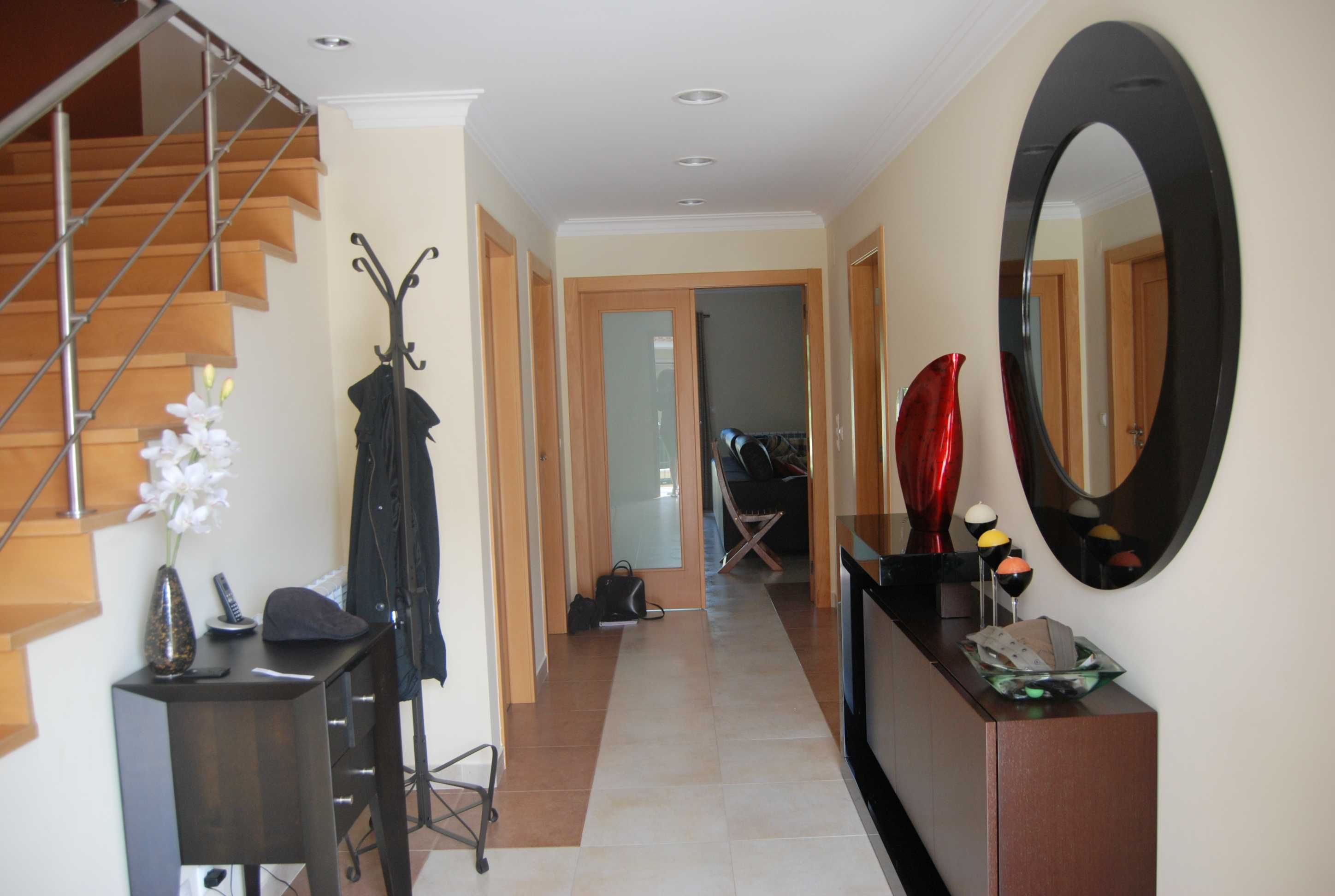 Moradia T4 Mobilada junto ao Oeiraspark e acesso A5
