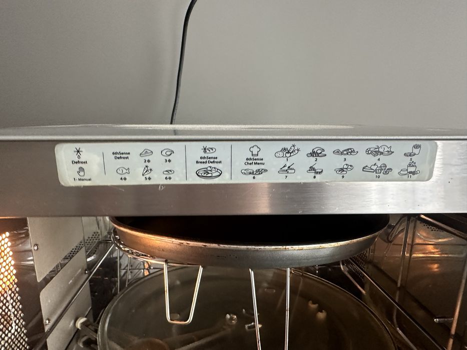 Мікрохвильова піч Whirlpool