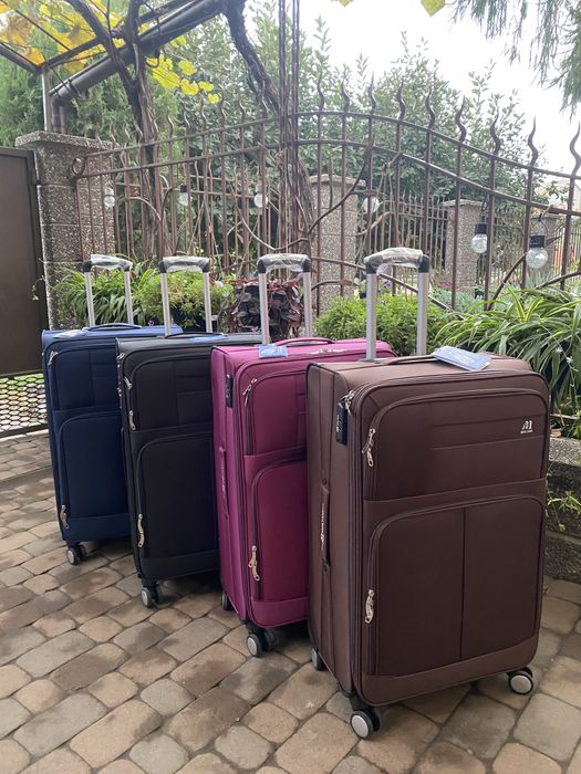 Валіза. Чемодан .Сумка на колесах .