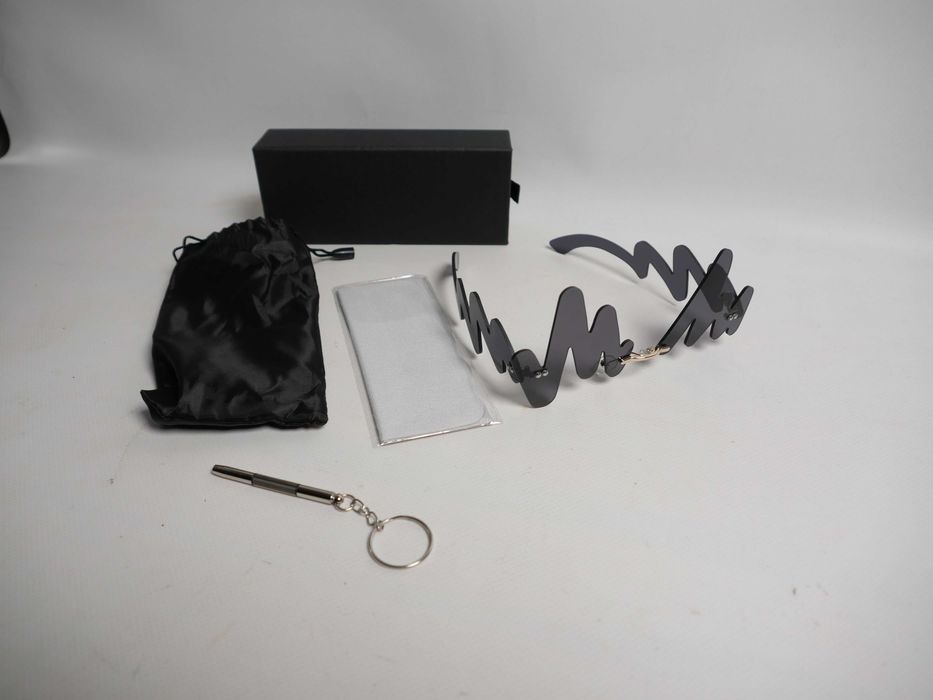 Модні чорні окуляри у вигляді зигзагів з чохлом Mod Chunky 90-х років