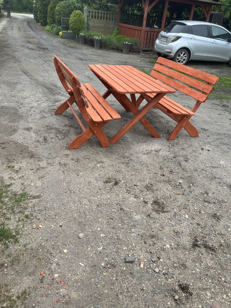 Meble ogrodowe 6 krzedeł i stół