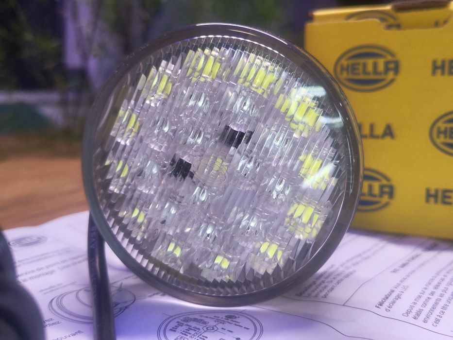 HELLA 2BE 980 691.-.101 Swiatła do jazdy w dzień nowe
