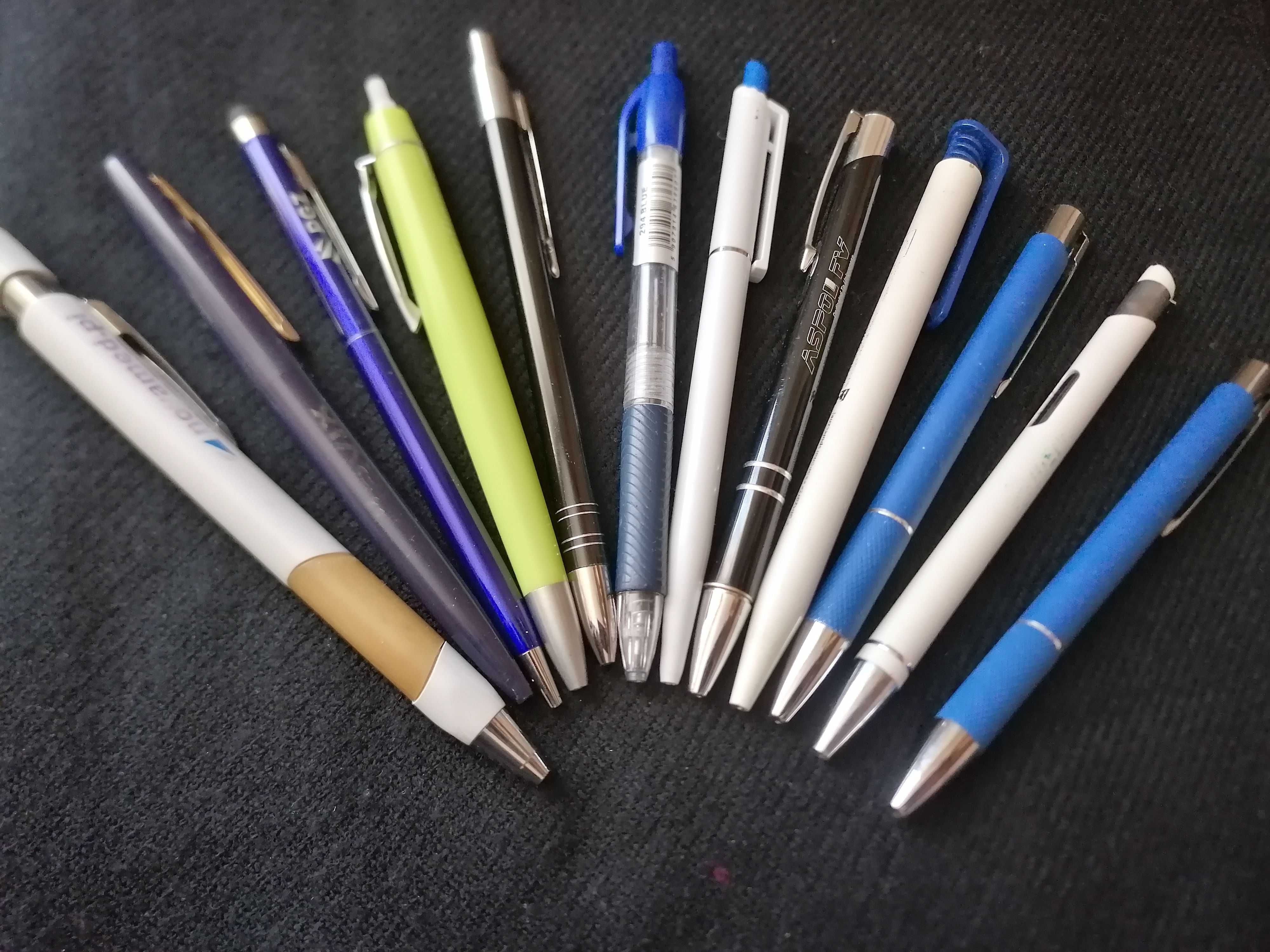 Długopisy.Zestaw długopisów kolekcja 12 sztuk.