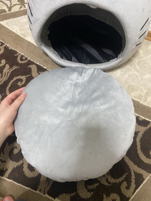 Будиночок , лежанка для котів/собак різні