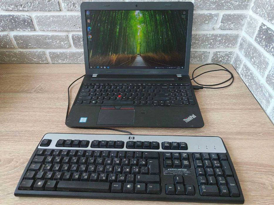 Ноут Lenovo 15,6" i7 6Gen 16gb ram AMD 2gb SSD АКБ ThinkPad E560