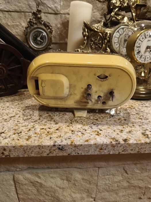 Stary zegar budzik Diament z kalendarzem