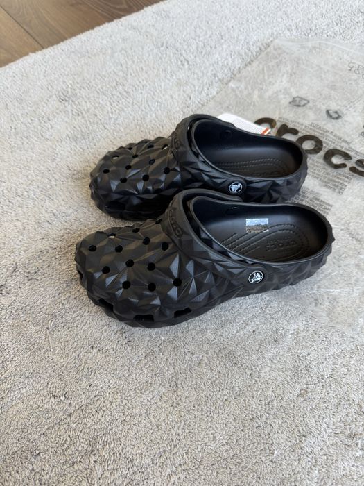 Crocs M5W7 Classic Geometric Clog М5 36-37 білі чорні