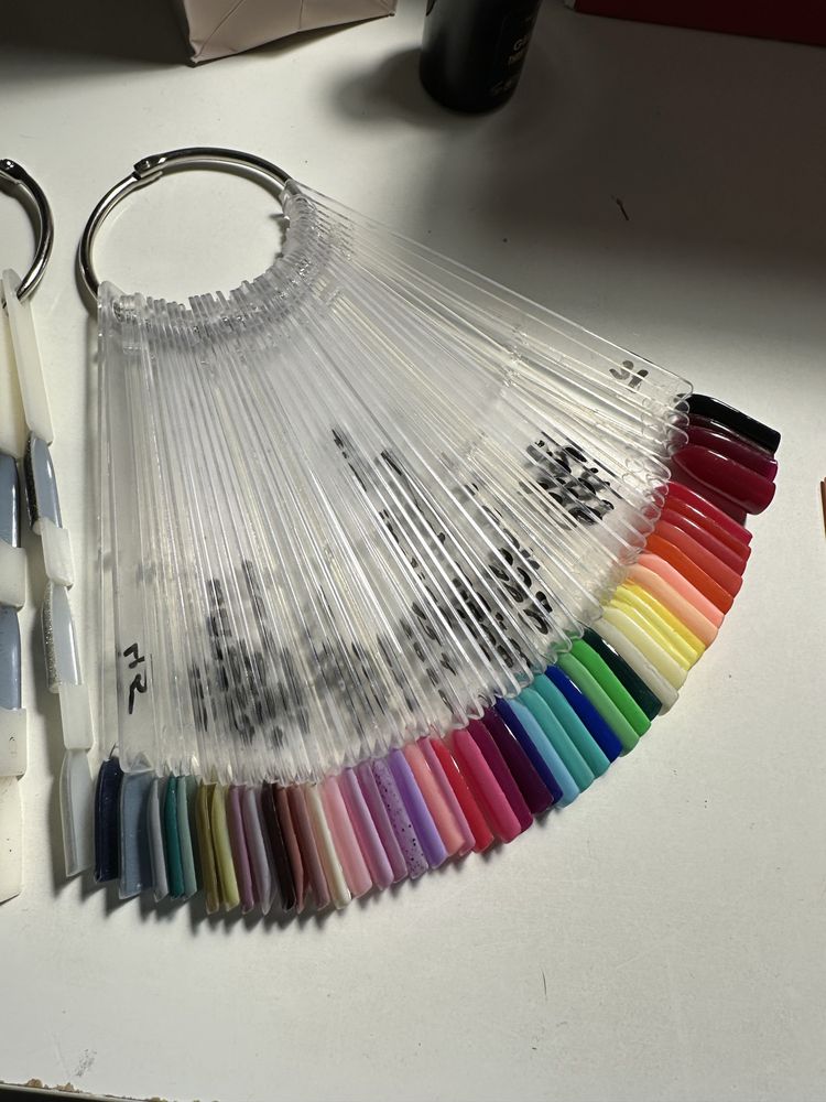 Lakiery hybrydowe do manicure paznokci 20 sztuk