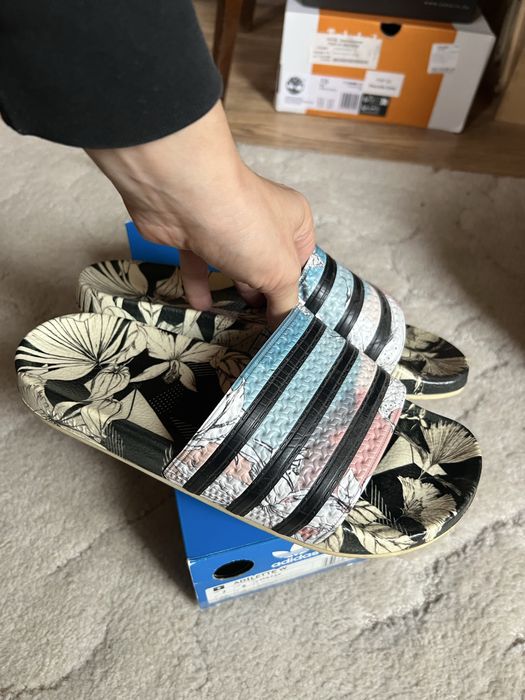 Жіночі шльопки спортивні