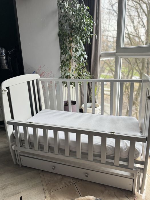 Дитяче ліжечко жираф