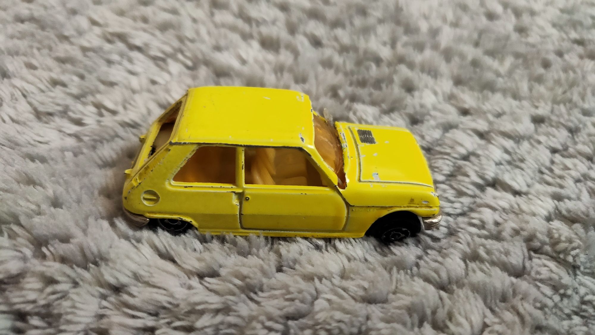 Auto resorówka Majorette Renault 257