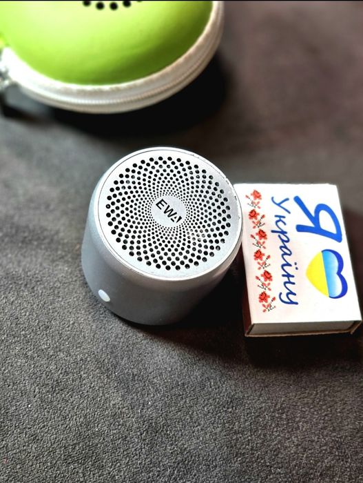 Продам беспроводную мини bluetooth колонку EWA очень компактного разме