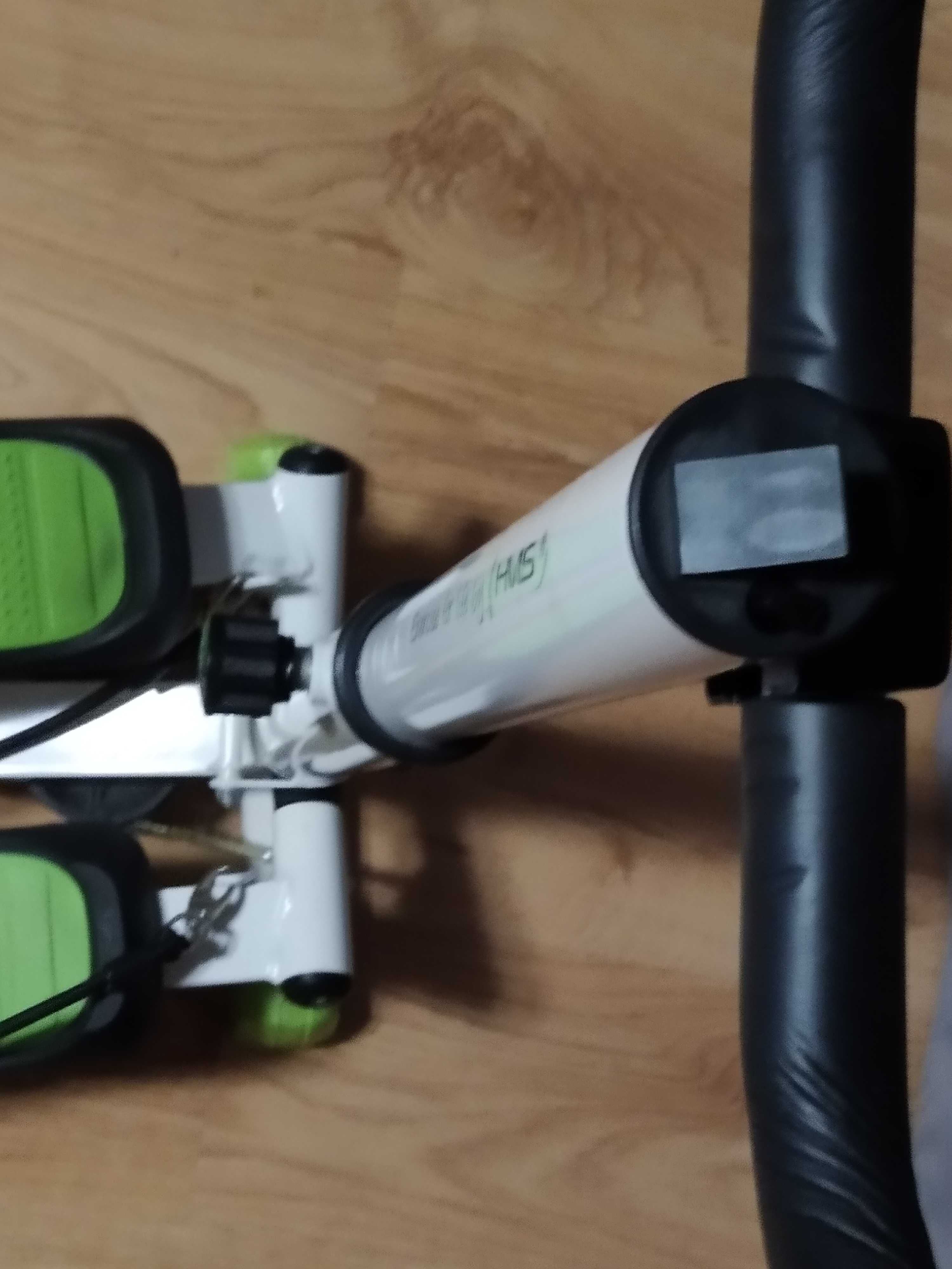 Stepper ukośny HMS z kolumną i linkami Zielony