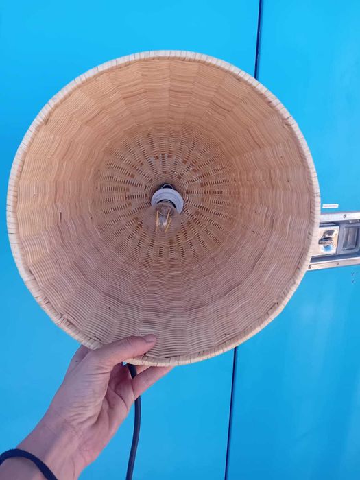 Candeeiro de teto de palha