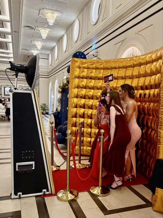 Magiczne Fotolustro 65 cali 4K / fotobudka klasyczna / fotobudka 360