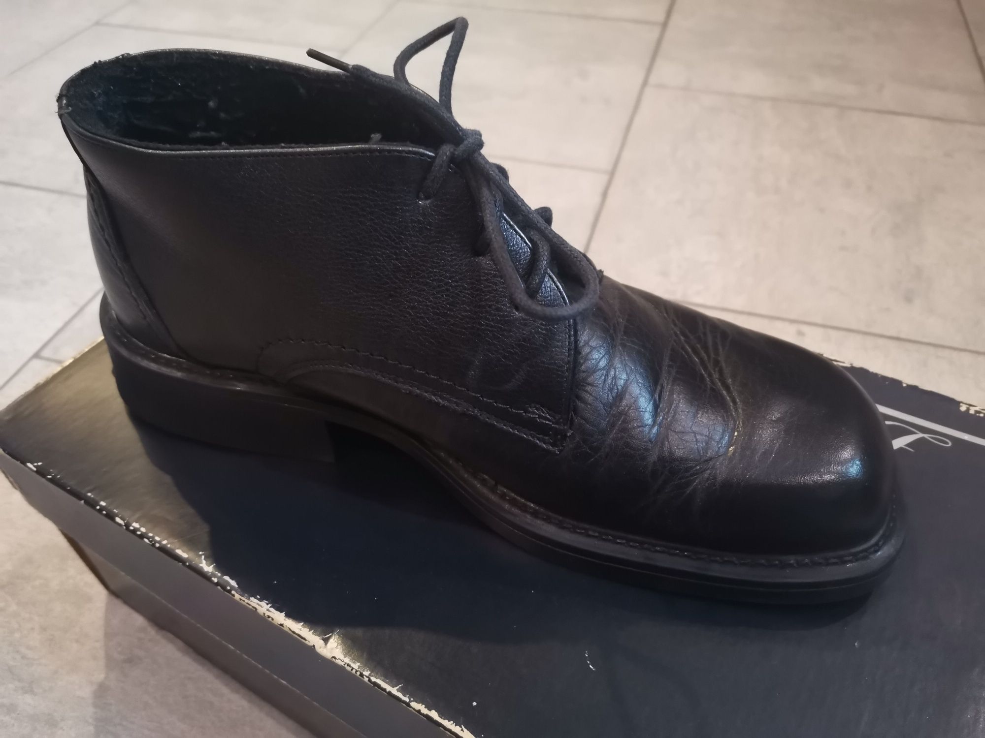 Buty ze skóry naturalnej rozm. 42