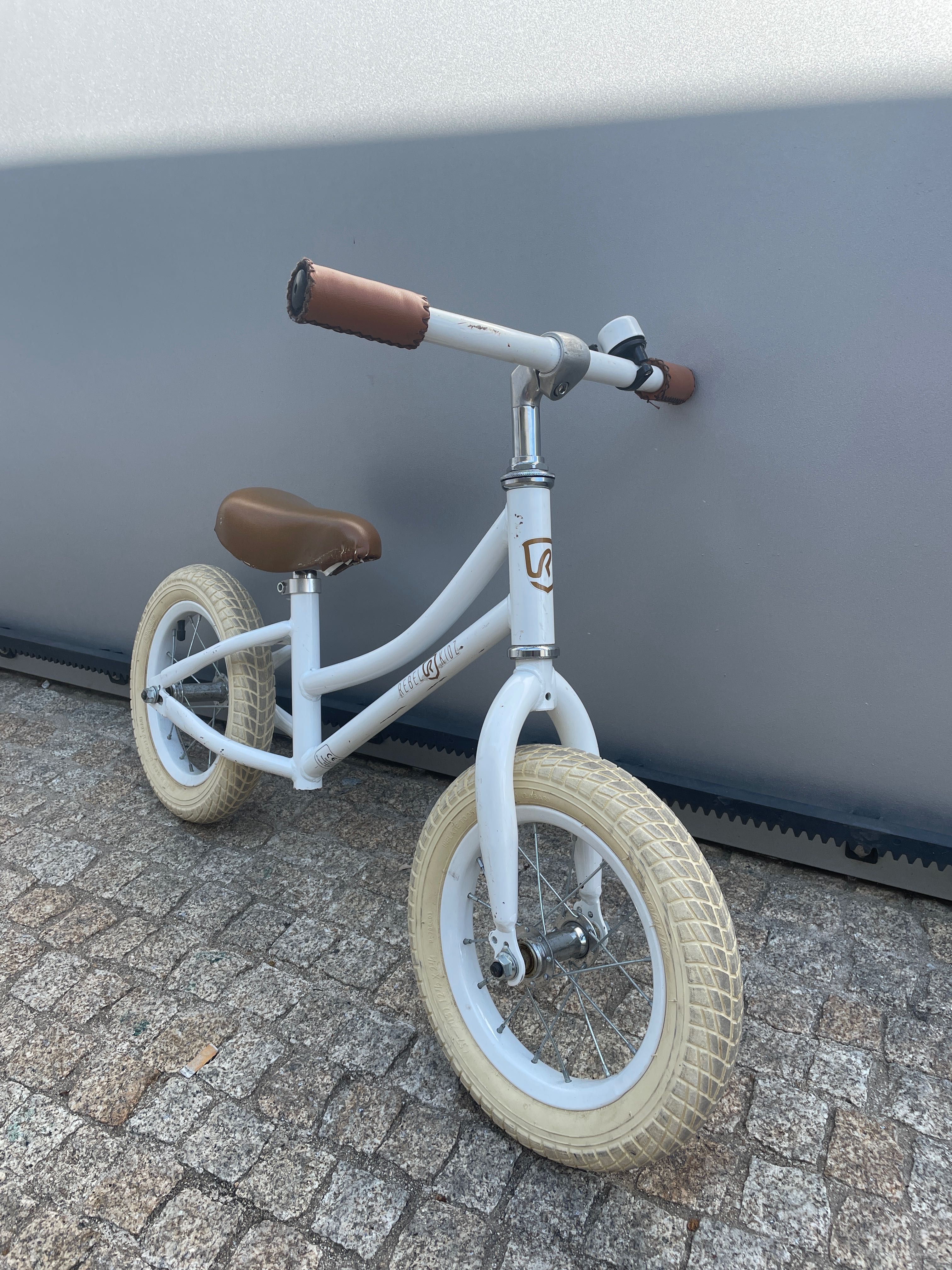 Bicicleta criança roda 16 e bicicleta sem pedais