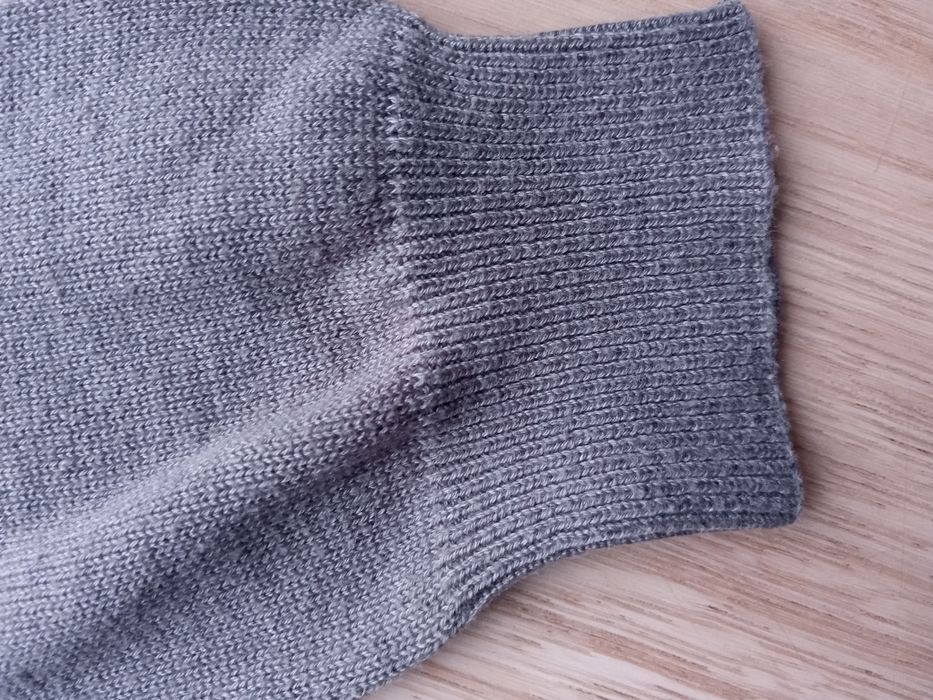 Sweter z reniferem świąteczny