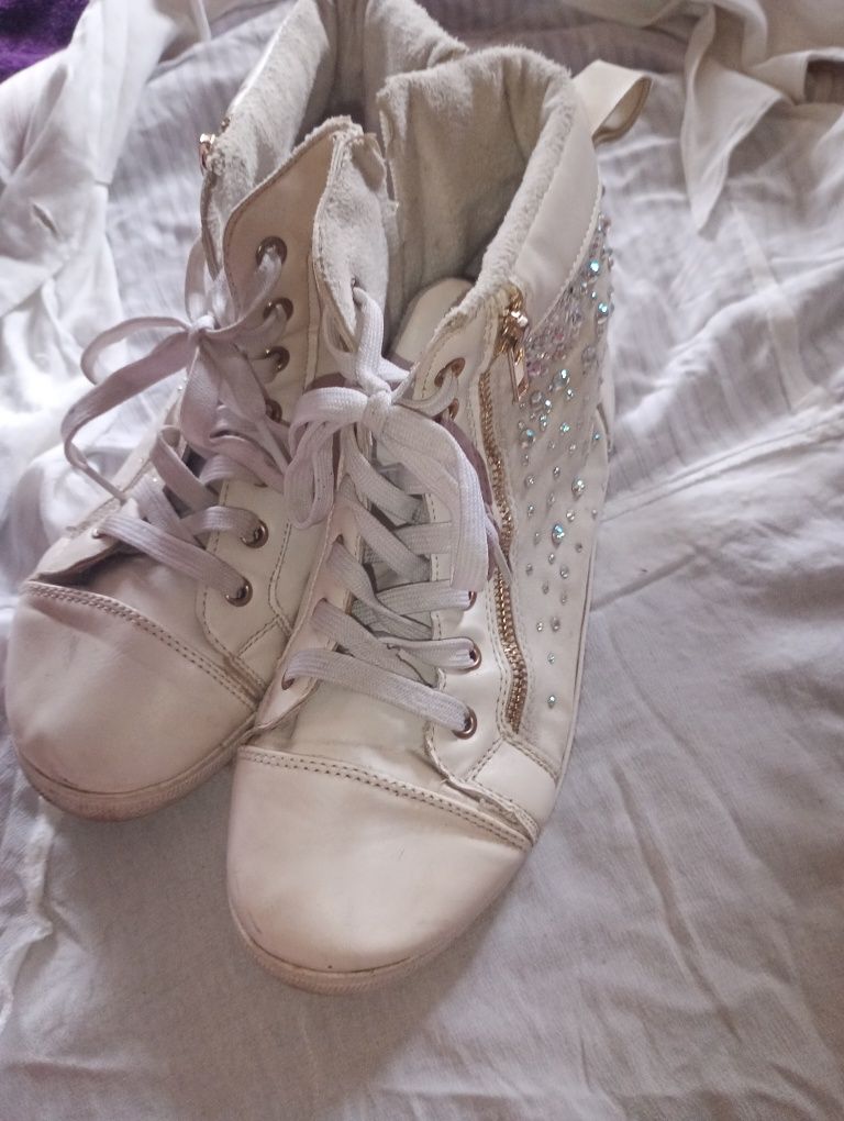Buty damskie za kostkę