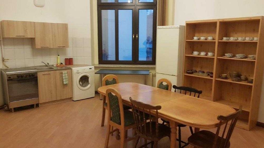 mieszkanie 1sze piętro 4 pokoje  141 m2  centrum Gliwice,