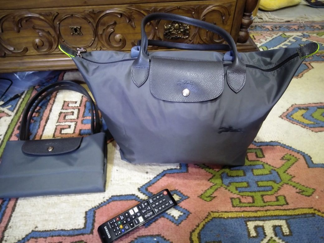 Bolsas para mulheres LONGCHAMP.  Novas. Três cores. 80 euros